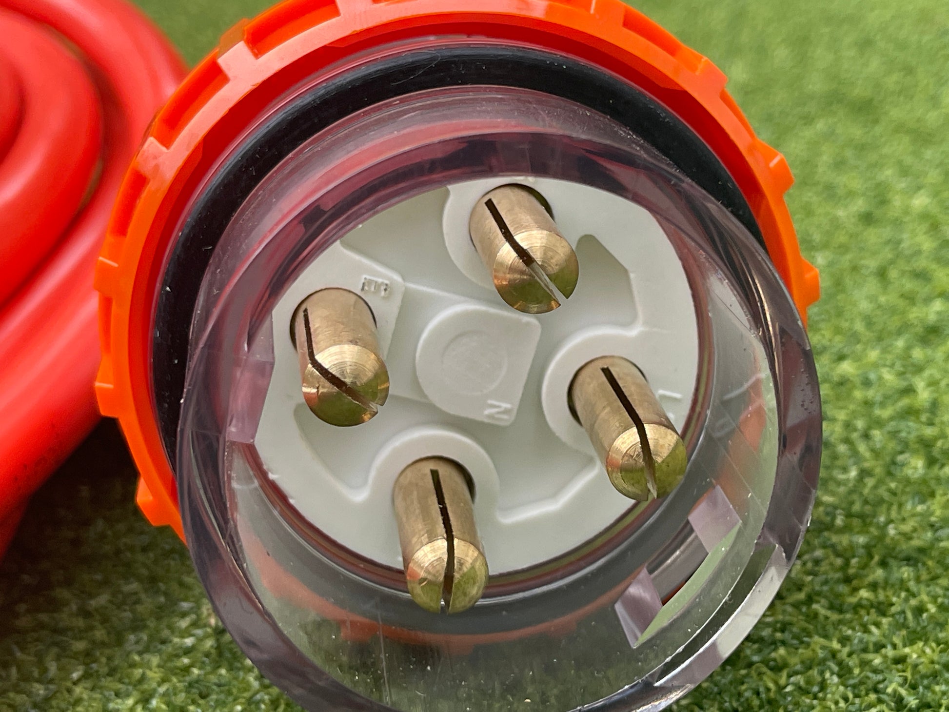 56P432 32A 500V 4 pin industrial plug brass pins for 3 phase power lead