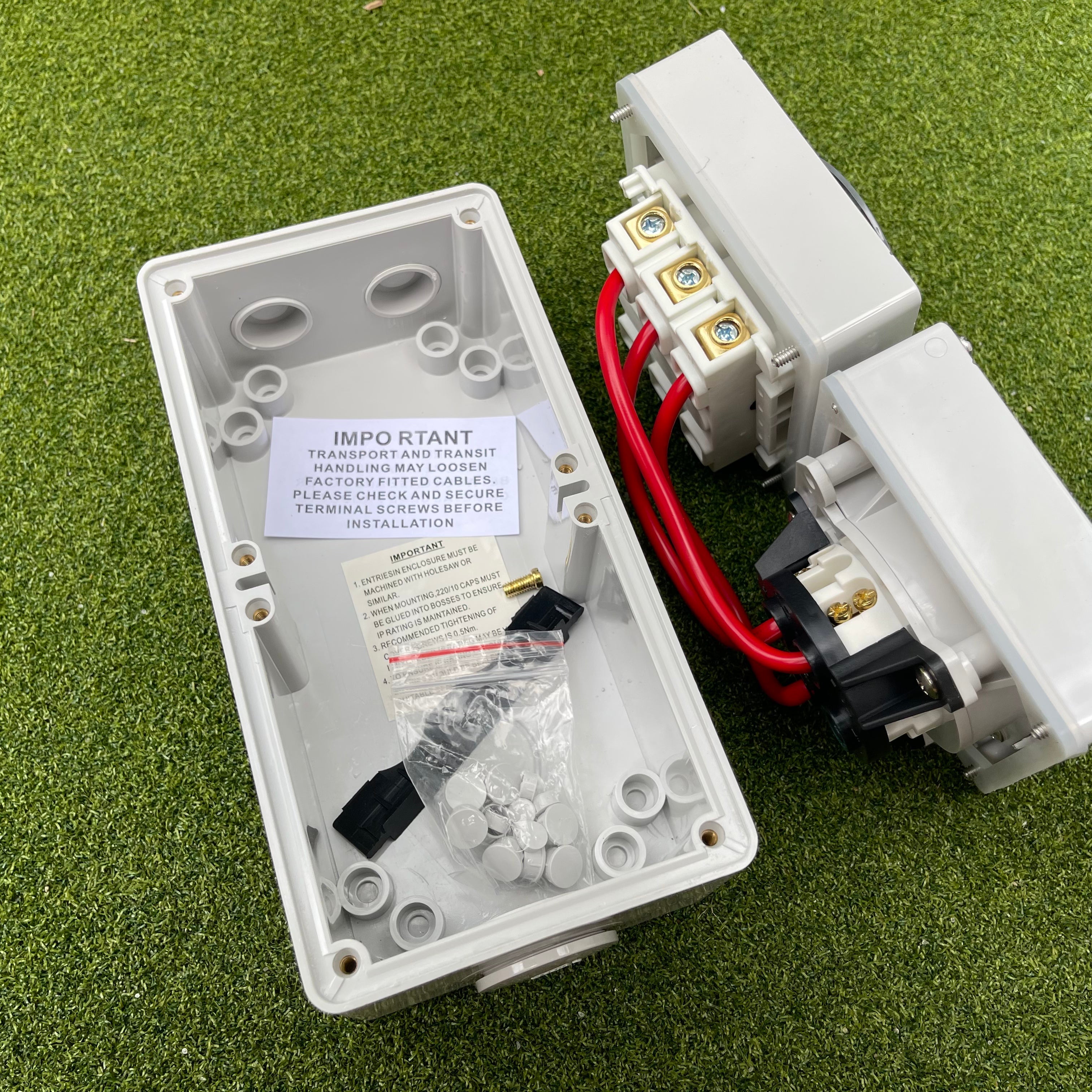Kiwivolt 56CV532 32A 500V 5 Pin 3 Phase IP66 Switched Socket Outlet detail image 4 for New Zealand worksites, generators, food trailers and industrial power systems