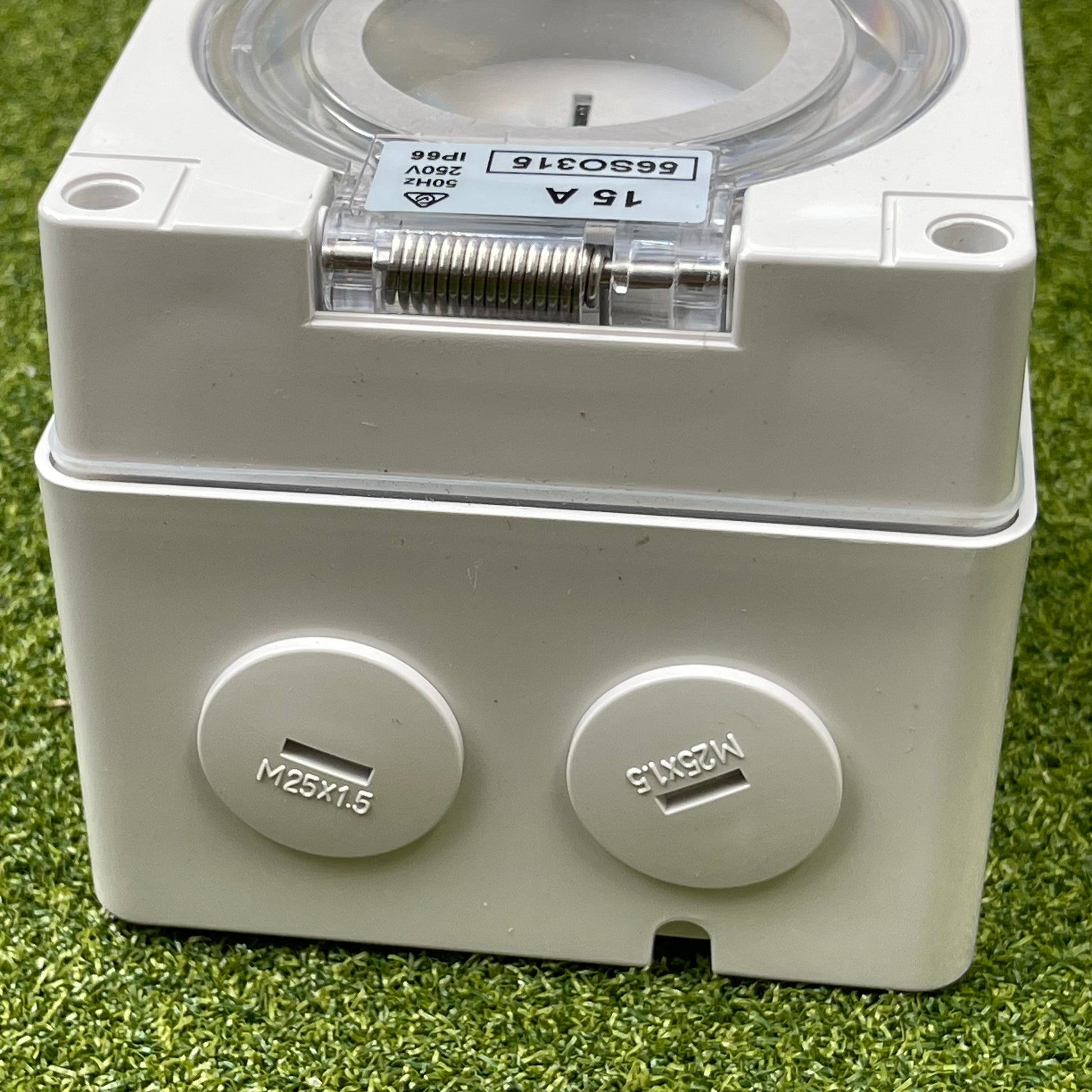 Kiwivolt 56SO315 15A 250V 3 pin single phase IP66 industrial socket outlet detail image 1 for New Zealand worksites, generators, food trailers and industrial power systems