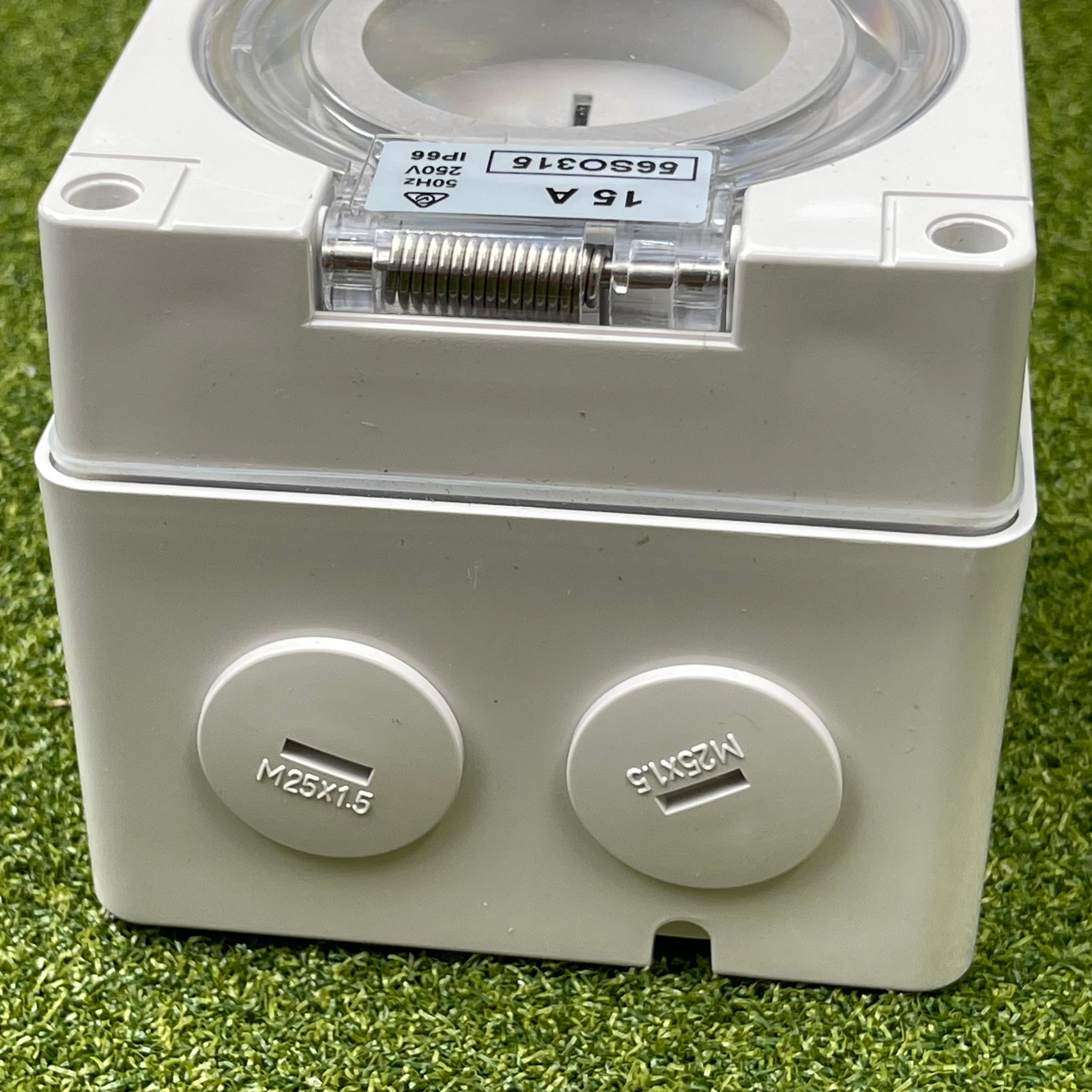 Kiwivolt 56SO315 15A 250V 3 pin single phase IP66 industrial socket outlet detail image 1 for New Zealand worksites, generators, food trailers and industrial power systems