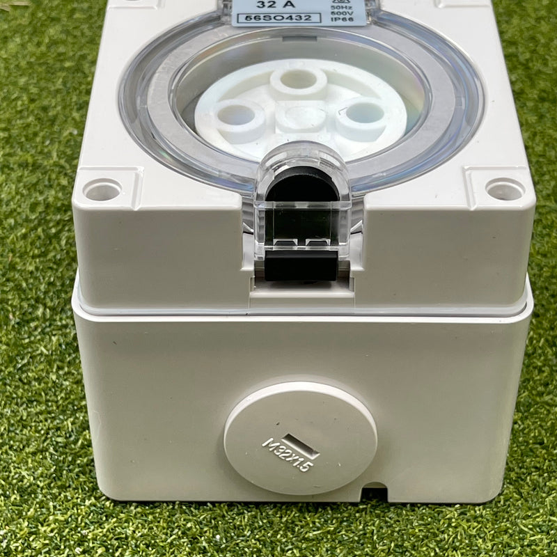 Kiwivolt 56SO432 32A 500V 4 Pin 3 Phase IP66 Industrial Socket Outlet detail image 1 for New Zealand worksites, generators, food trailers and industrial power systems