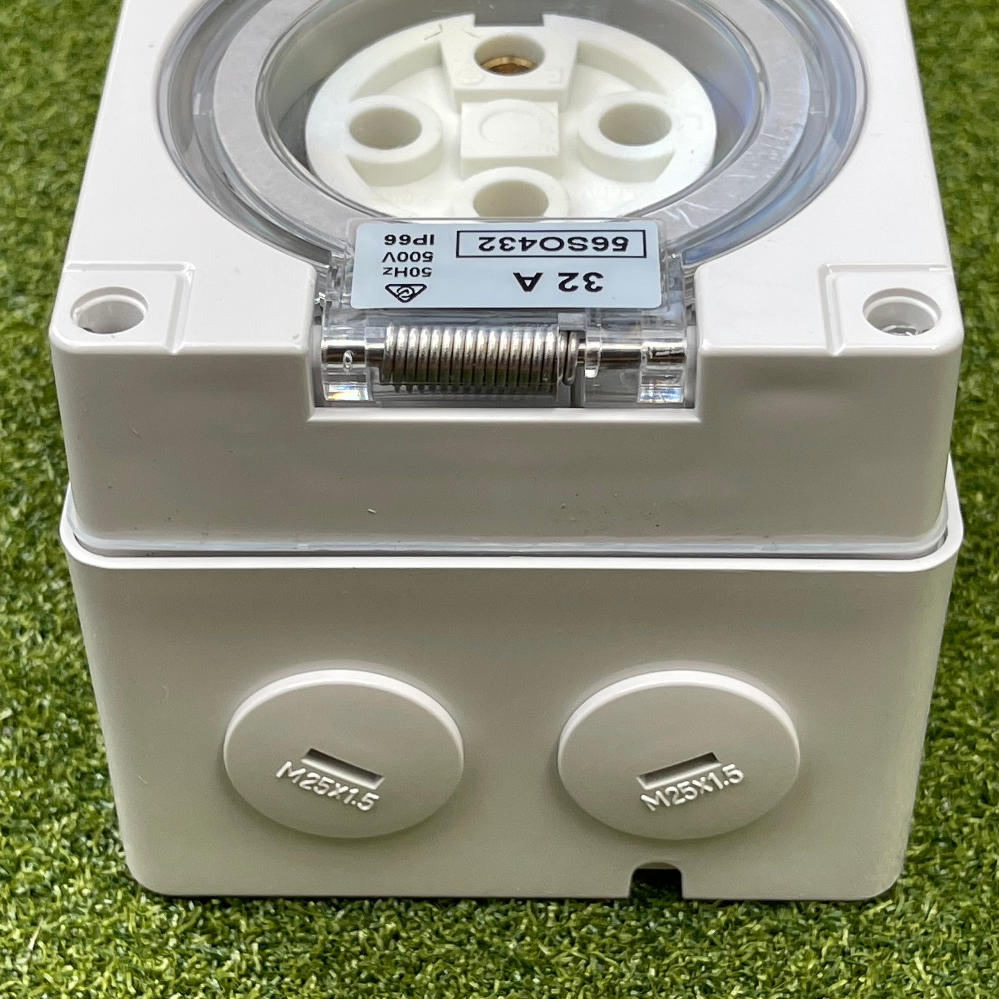 Kiwivolt 56SO432 32A 500V 4 Pin 3 Phase IP66 Industrial Socket Outlet detail image 2 for New Zealand worksites, generators, food trailers and industrial power systems