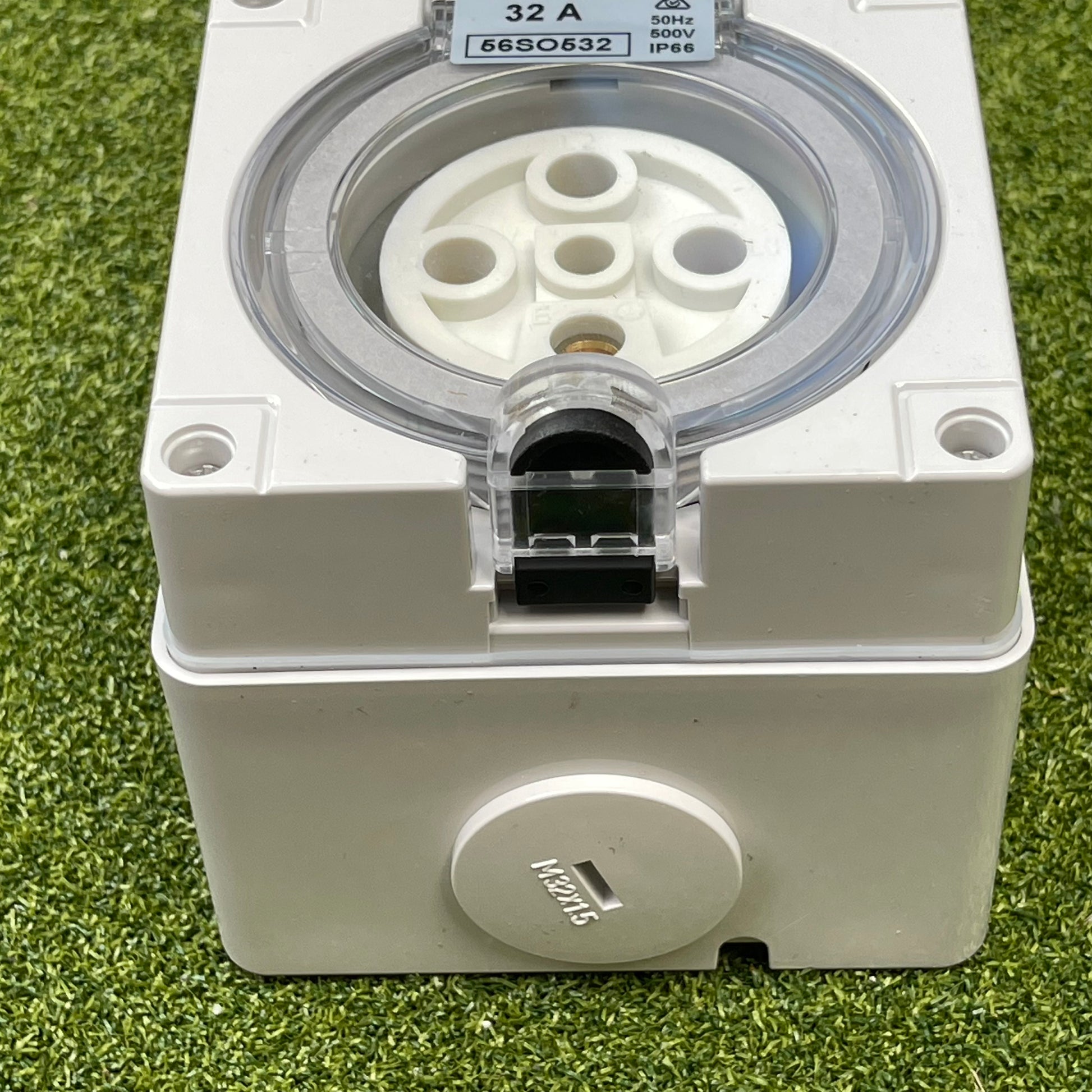 Kiwivolt 56SO532 32A 500V 5 pin 3 phase IP66 industrial socket outlet detail image 1 for New Zealand worksites, generators, food trailers and industrial power systems