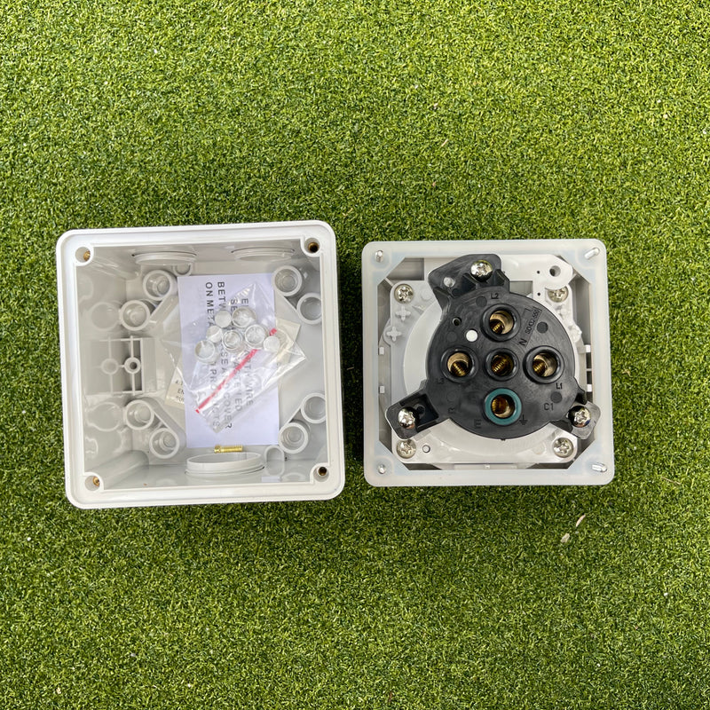 Kiwivolt 56SO532 32A 500V 5 pin 3 phase IP66 industrial socket outlet detail image 2 for New Zealand worksites, generators, food trailers and industrial power systems