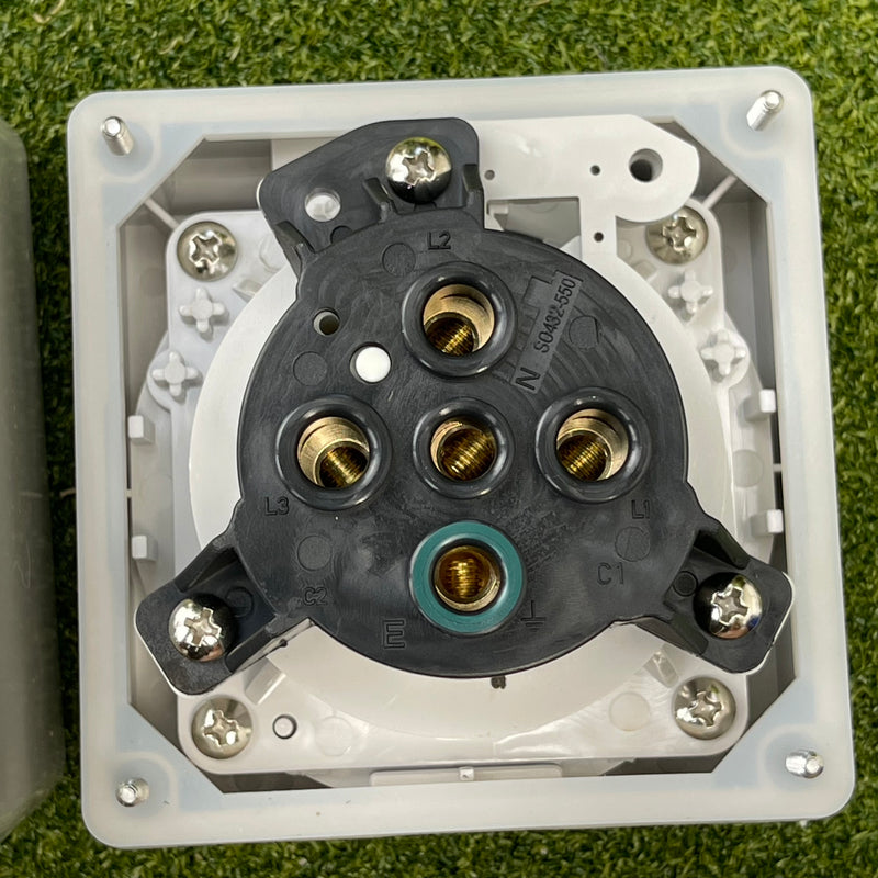 Kiwivolt 56SO532 32A 500V 5 pin 3 phase IP66 industrial socket outlet detail image 3 for New Zealand worksites, generators, food trailers and industrial power systems