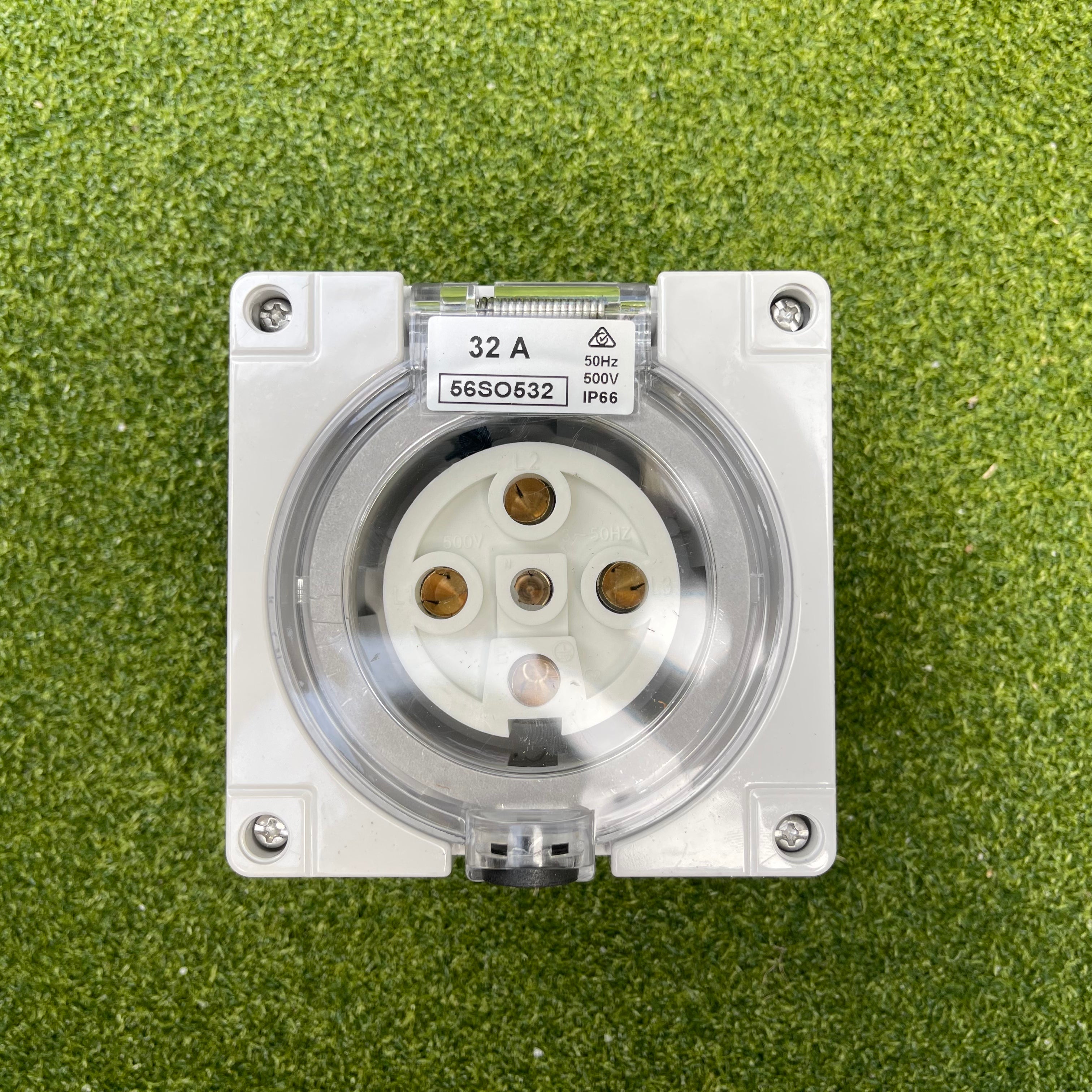 Kiwivolt 56SO532 32A 500V 5 pin 3 phase IP66 industrial socket outlet main image for New Zealand worksites, generators, food trailers and industrial power systems